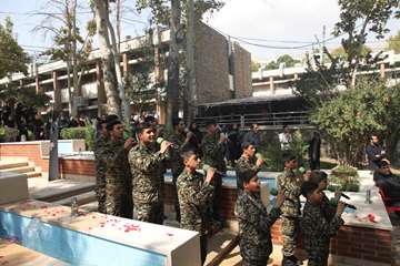 مراسم رونمایی از یادمان شهدای گمنام